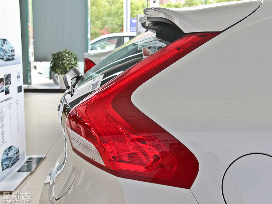 2014V40 Cross Country 2.0T ݰ