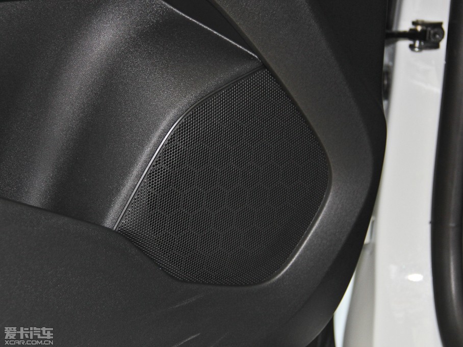 2014��V40 Cross Country 2.0T ���ݰ�