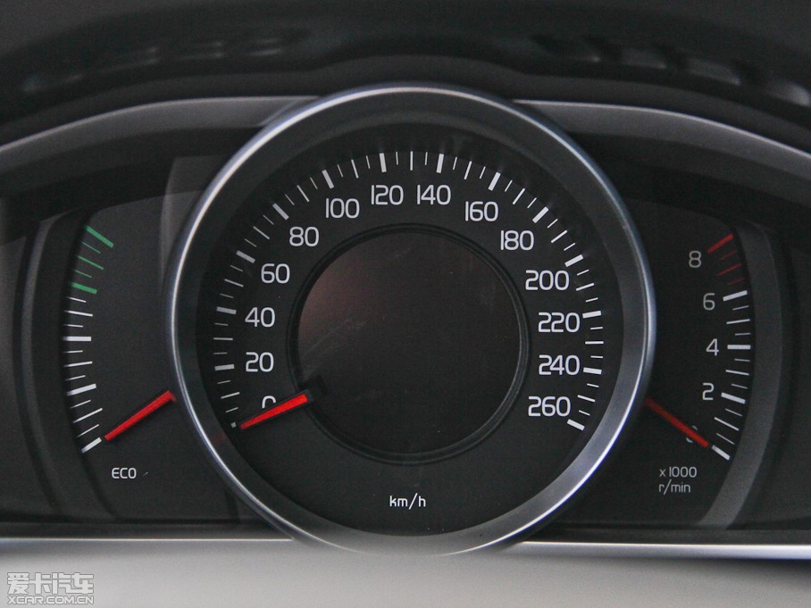 2014��V40 Cross Country 2.0T ���ݰ�