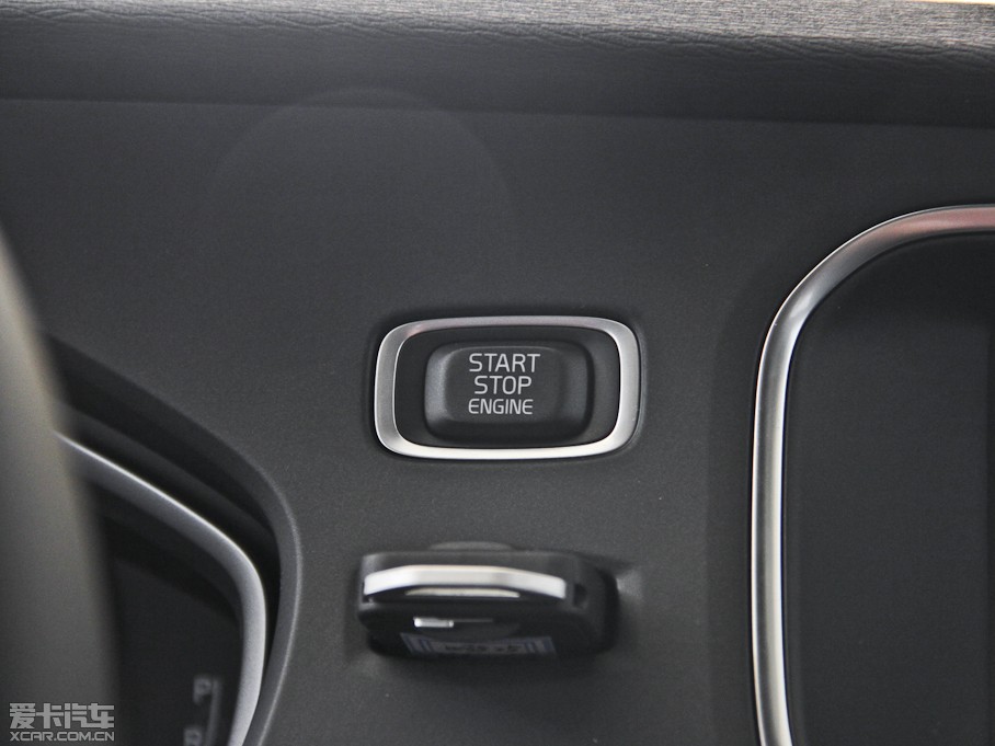 2014��V40 Cross Country 2.0T ���ݰ�