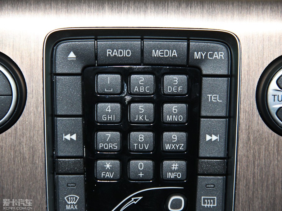 2014��V40 Cross Country 2.0T ���ݰ�