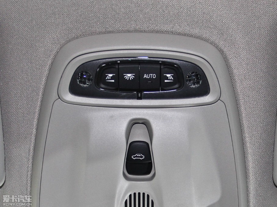 2014V40 Cross Country 2.0T ݰ