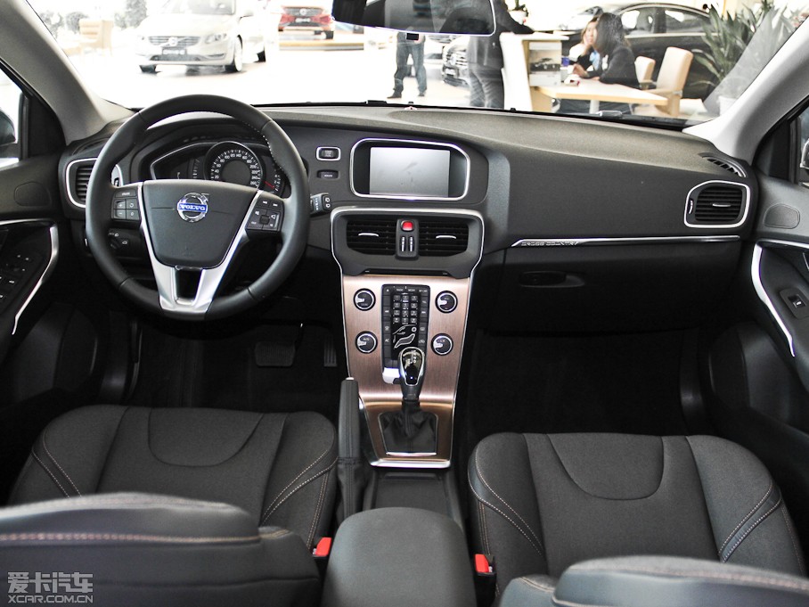 2014��V40 Cross Country 2.0T ���ݰ�