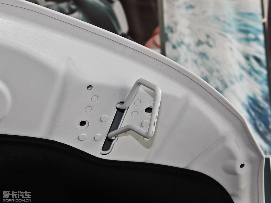 2014��V40 Cross Country 2.0T ���ݰ�