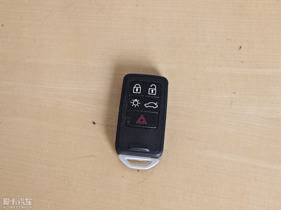 2014V40 Cross Country 2.0T ݰ