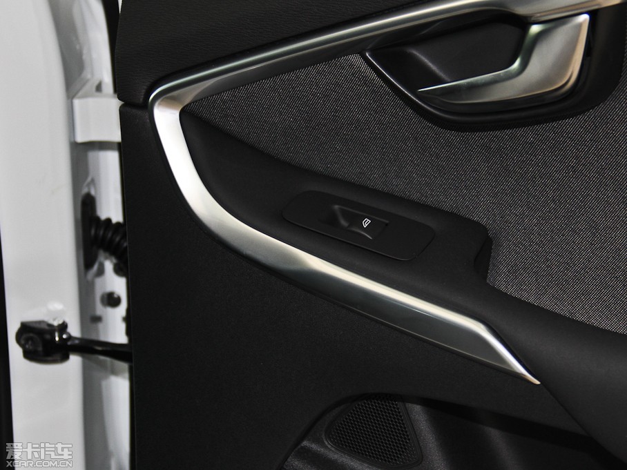 2014V40 Cross Country 2.0T ݰ