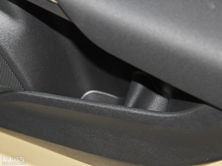 2014V40 Cross Country 2.0T ݰ