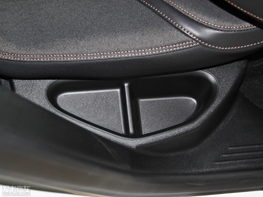 2014V40 Cross Country 2.0T ݰ