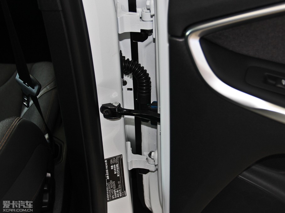 2014V40 Cross Country 2.0T ݰ