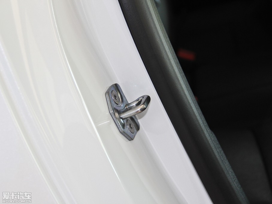 2014V40 Cross Country 2.0T ݰ