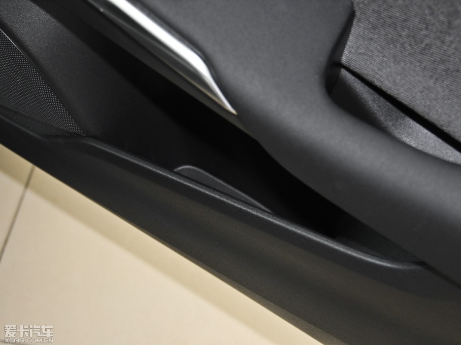 2014V40 Cross Country 2.0T ݰ