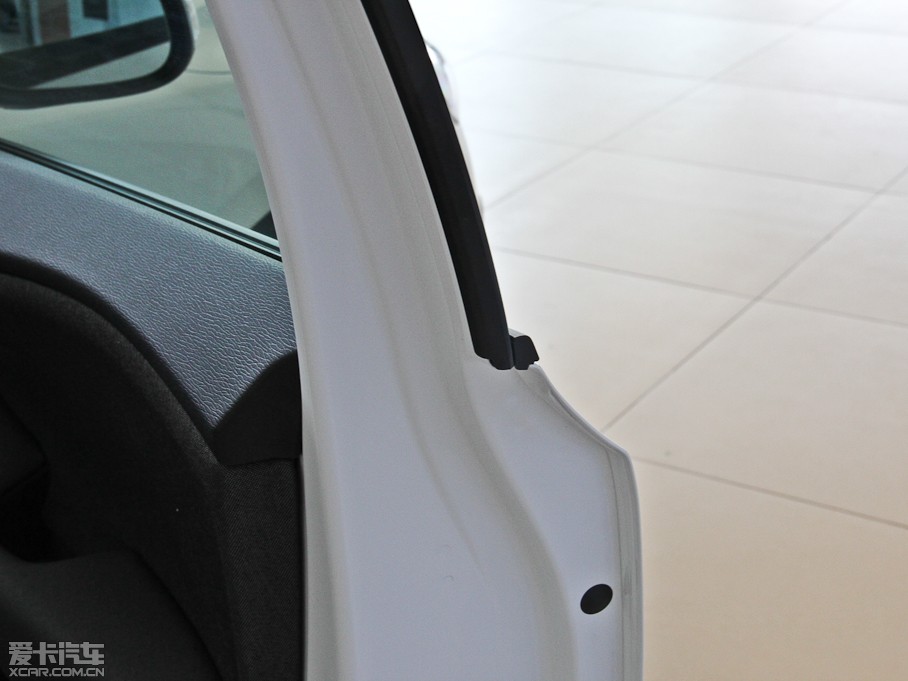 2014V40 Cross Country 2.0T ݰ