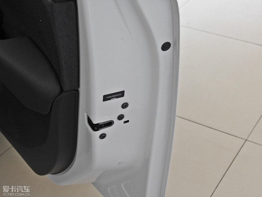 2014V40 Cross Country 2.0T ݰ