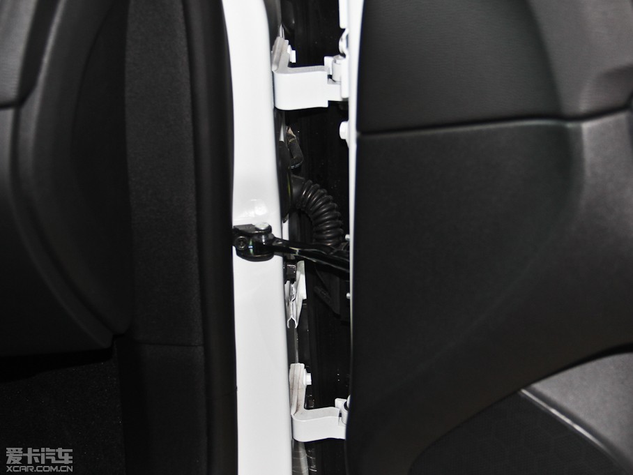 2014V40 Cross Country 2.0T ݰ