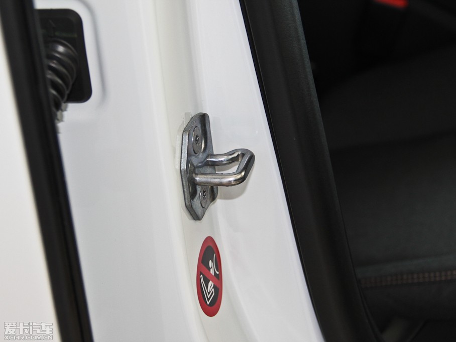 2014V40 Cross Country 2.0T ݰ