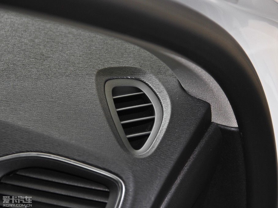 2014V40 Cross Country 2.0T ݰ