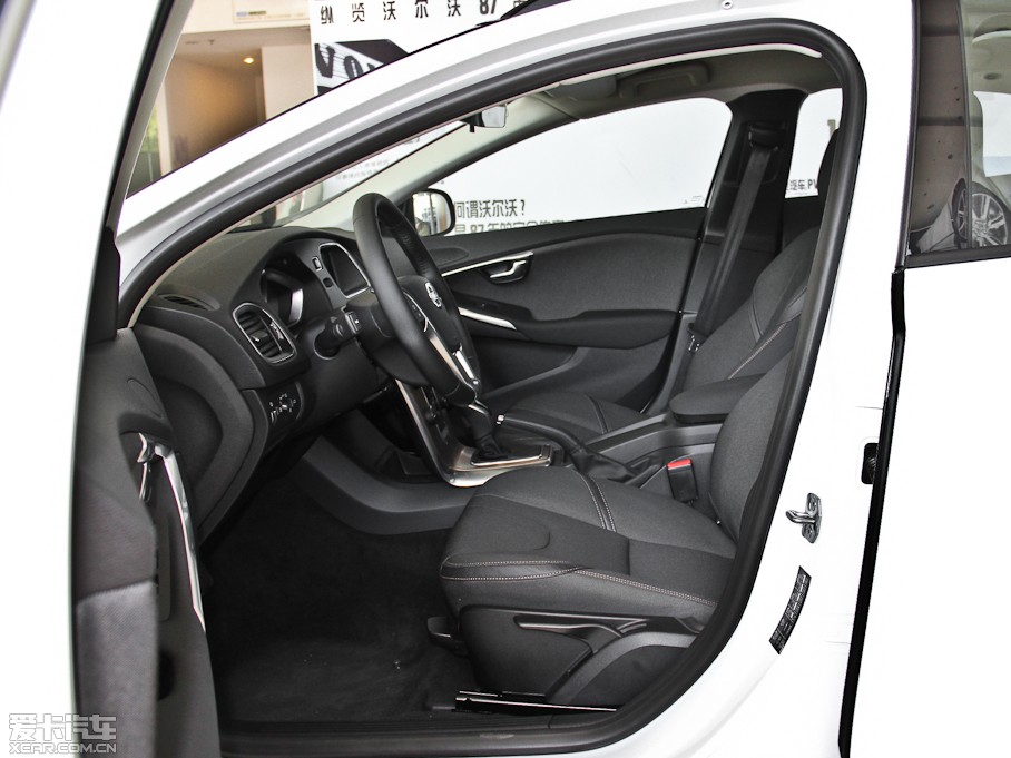 2014V40 Cross Country 2.0T ݰ