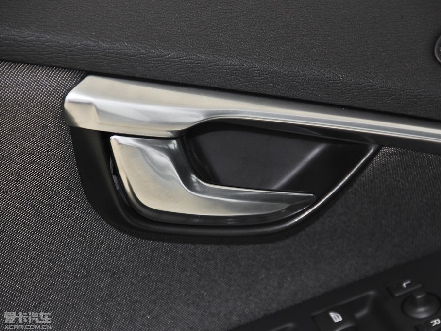 2014V40 Cross Country 2.0T ݰ