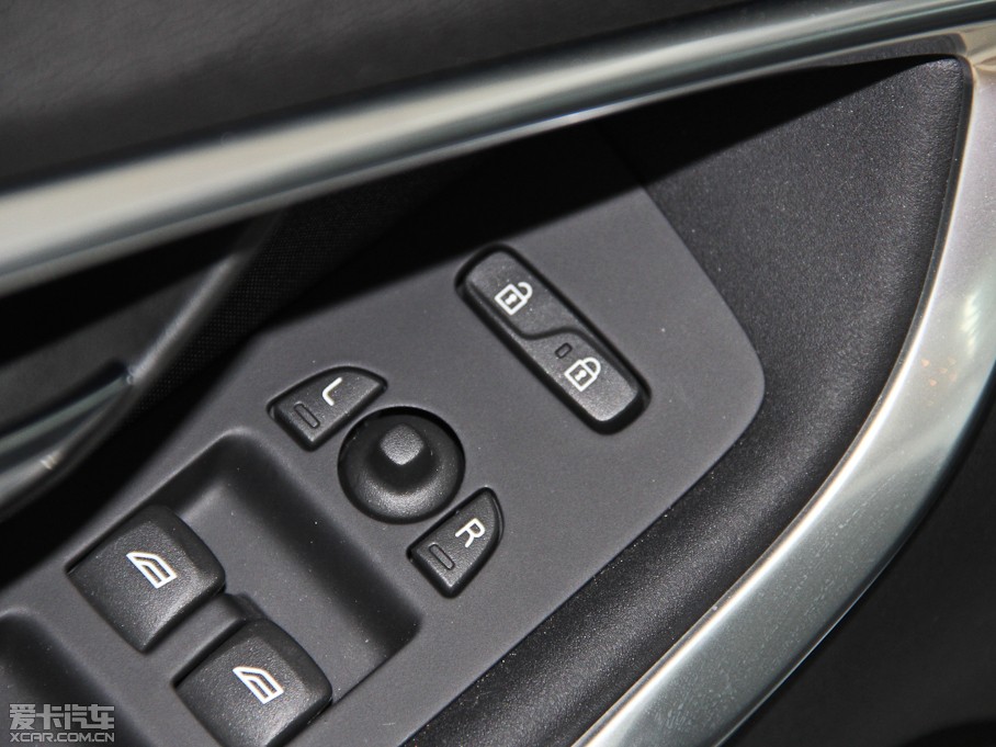 2014V40 Cross Country 2.0T ݰ