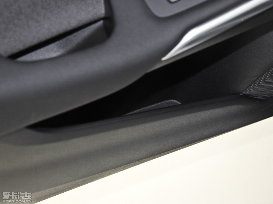 2014V40 Cross Country 2.0T ݰ