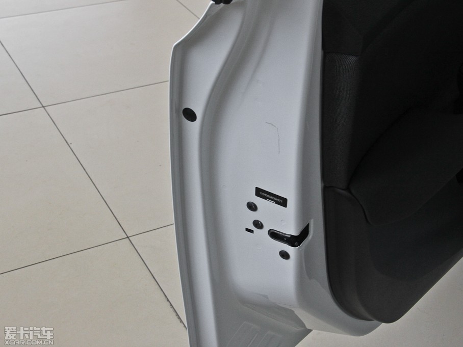 2014V40 Cross Country 2.0T ݰ