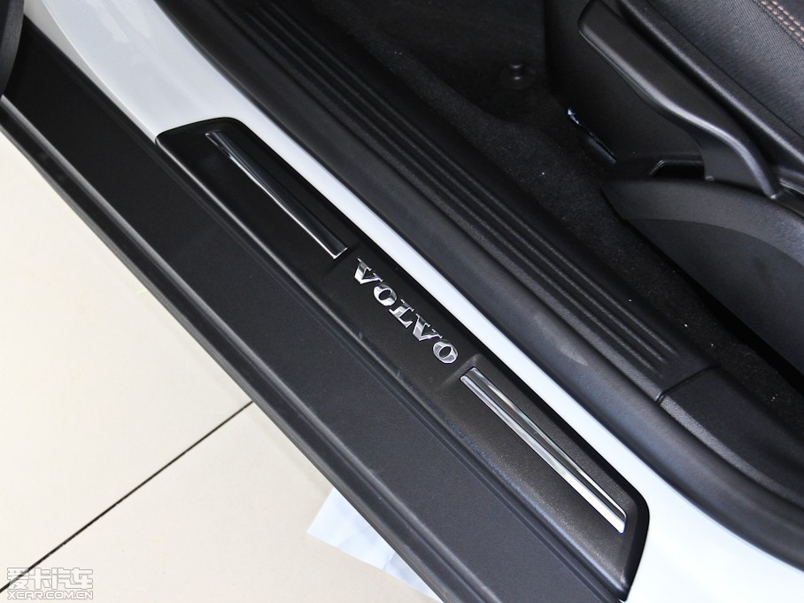 2014V40 Cross Country 2.0T ݰ