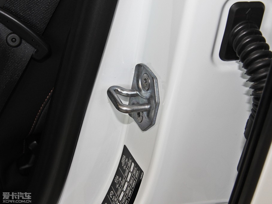 2014V40 Cross Country 2.0T ݰ