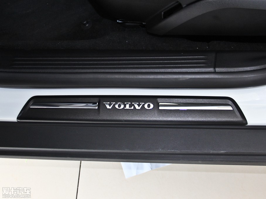 2014V40 Cross Country 2.0T ݰ