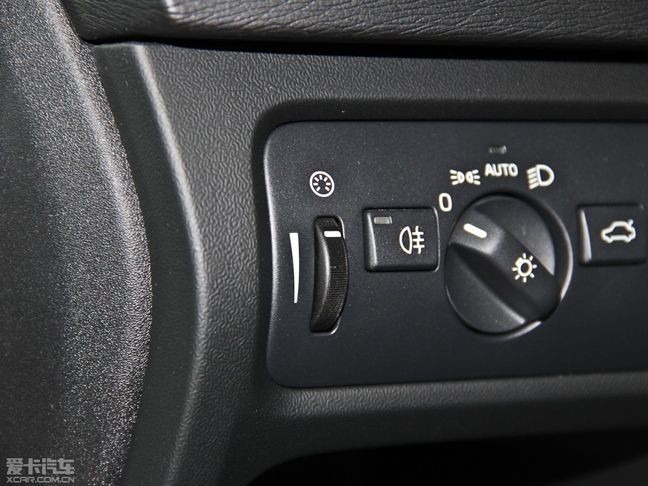 2014V40 Cross Country 2.0T ݰ