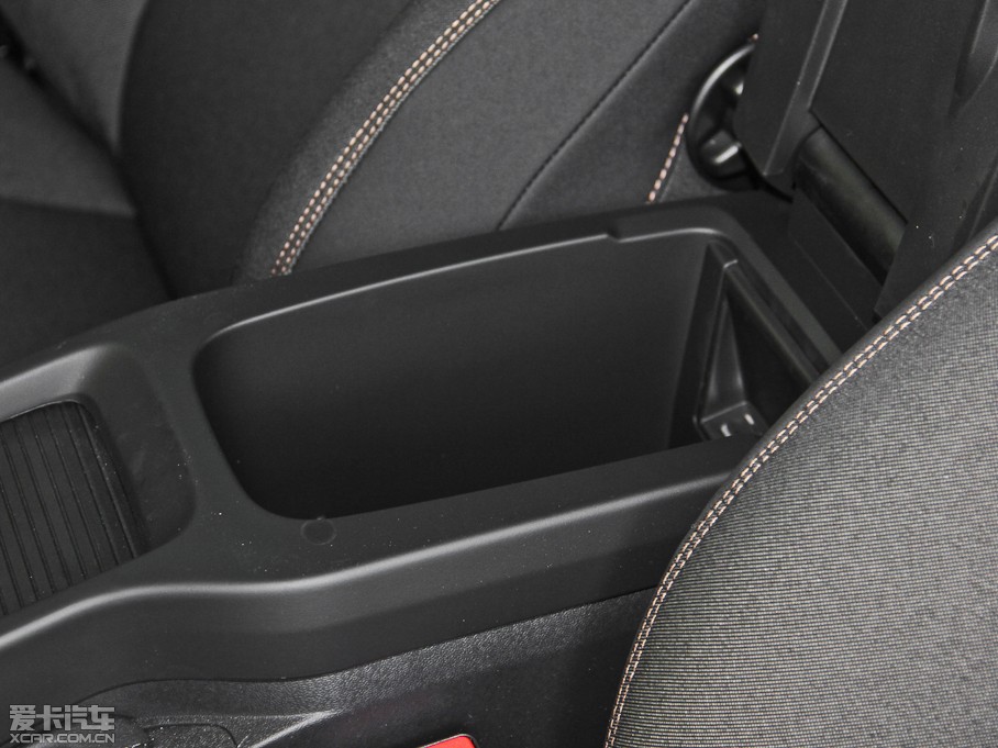 2014V40 Cross Country 2.0T ݰ