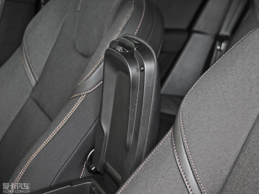 2014V40 Cross Country 2.0T ݰ