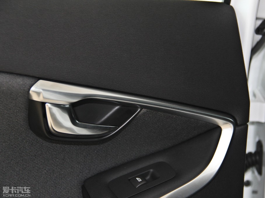 2014��V40 Cross Country 2.0T ���ݰ�