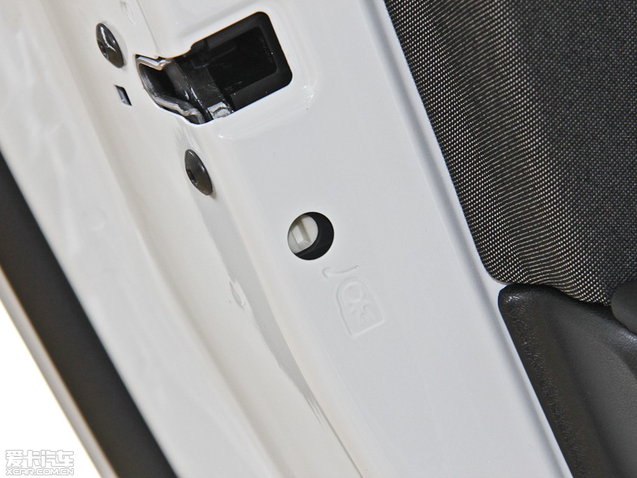 2014V40 Cross Country 2.0T ݰ