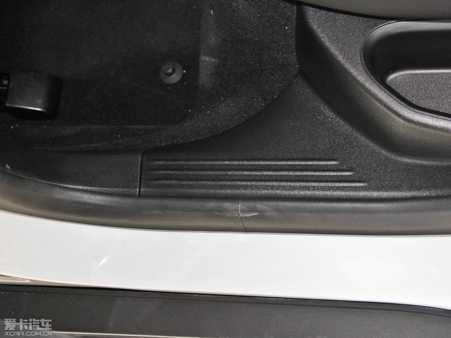 2014V40 Cross Country 2.0T ݰ