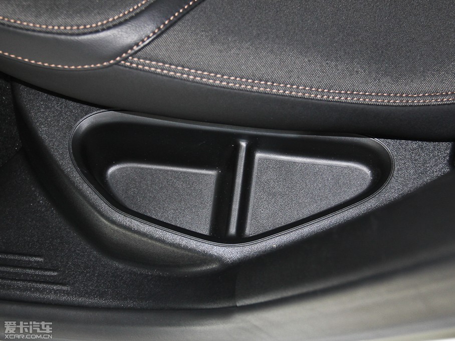 2014V40 Cross Country 2.0T ݰ