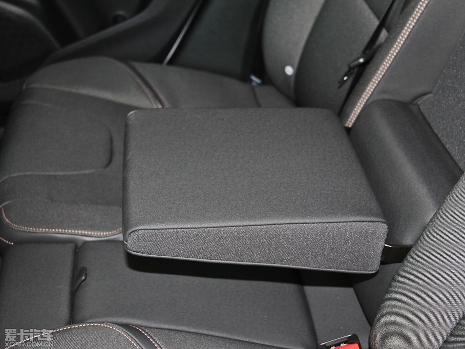 2014V40 Cross Country 2.0T ݰ