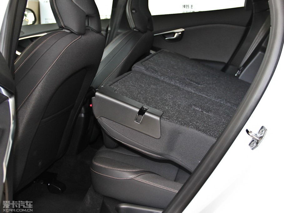 2014V40 Cross Country 2.0T ݰ