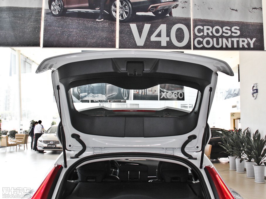 2014V40 Cross Country 2.0T ݰ