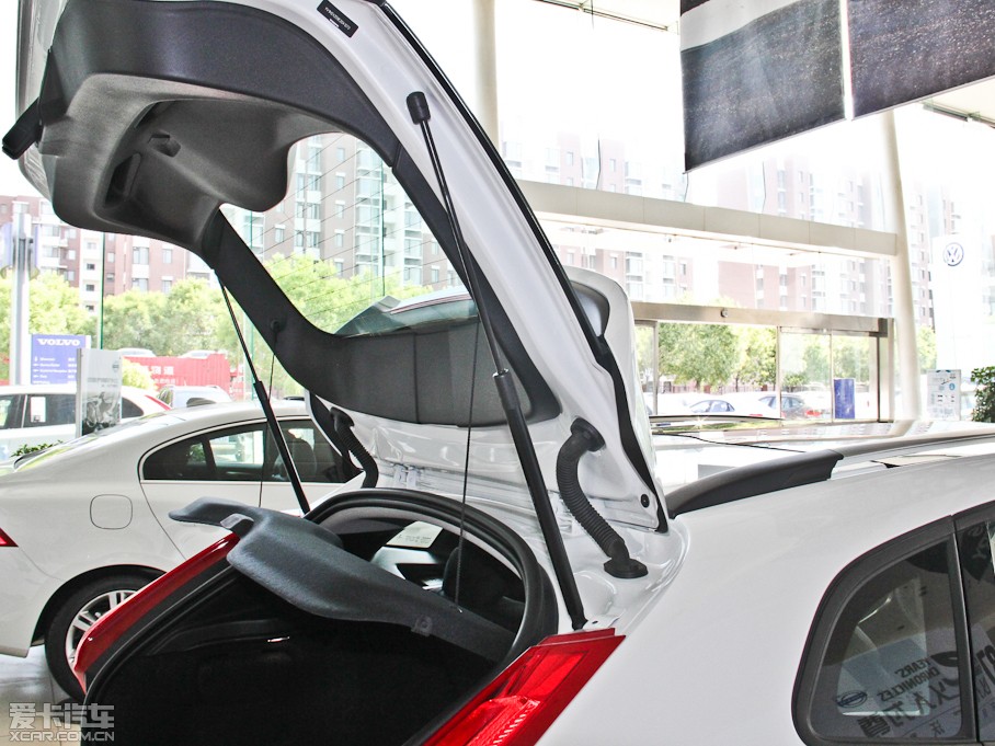 2014V40 Cross Country 2.0T ݰ