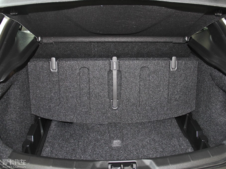 2014V40 Cross Country 2.0T ݰ