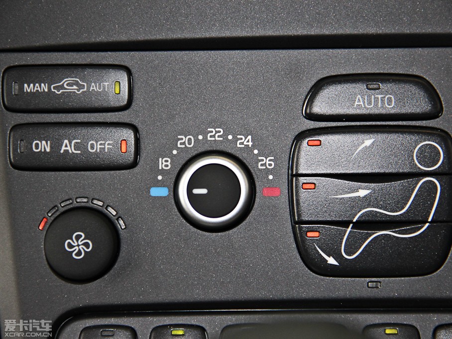 2013���֠���XC90 2.5T ���A������