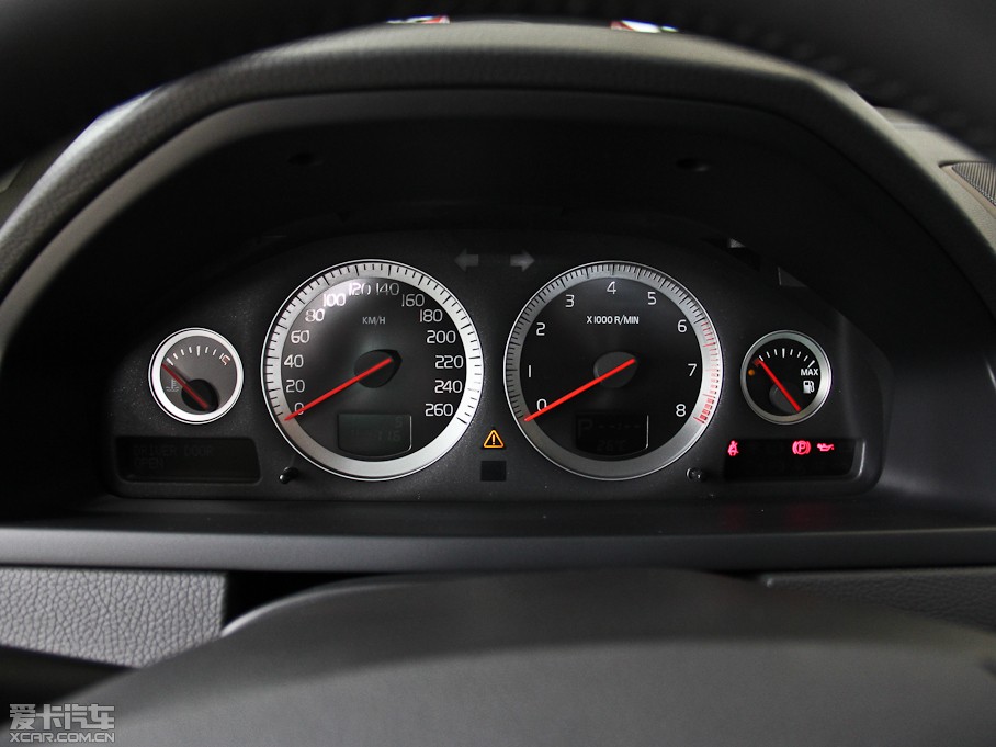 2013���֠���XC90 2.5T ���A������