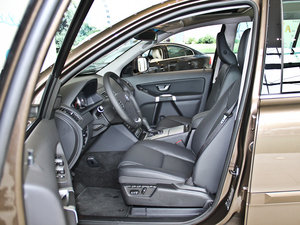 2013款2.5T 豪华升级版 前排空间