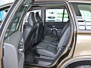 2013款2.5T 豪华升级版 后排空间