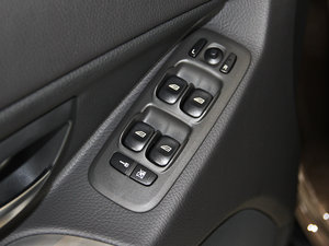 2013款2.5T 豪华升级版 主驾车窗控制区	