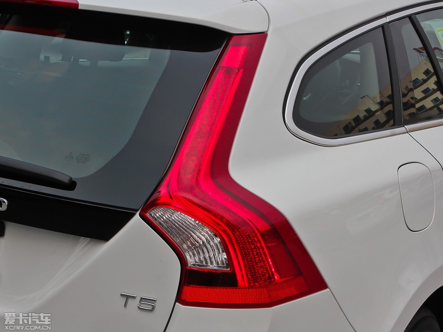 2014���֠���V60 2.0T T5 ���ݰ� 