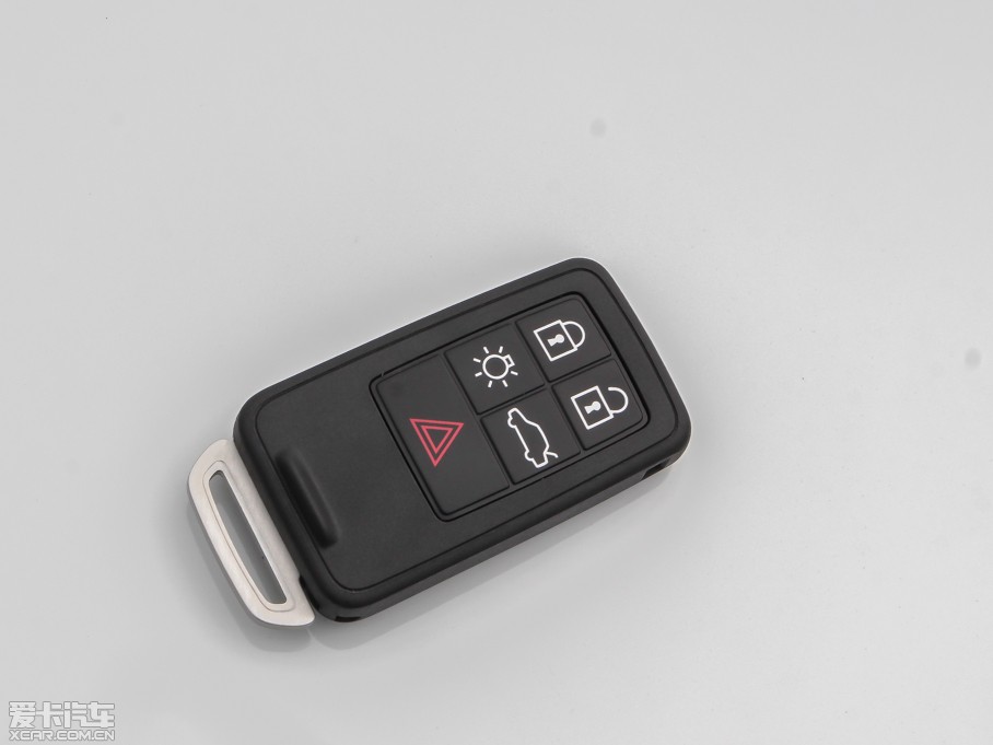 2014���֠���V60 2.0T T5 ���ݰ� 