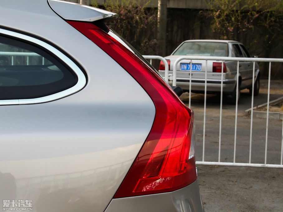 2014���֠���V60 �Ŀ� 2.0T T5 ���ݰ� 