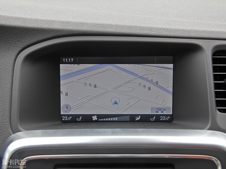 2014���֠���S60(�M��) 2.0T T5 ���Ű�