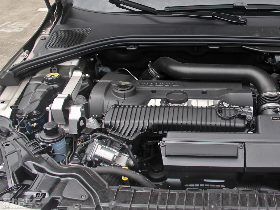 2014���֠���S60(�M��) 2.0T T5 ���Ű�